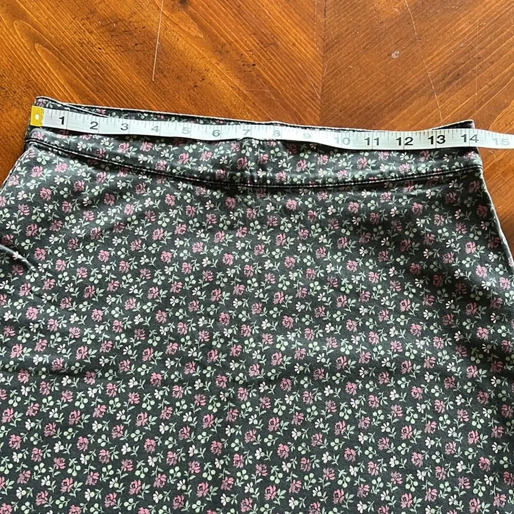 London Jean Green Floral Print Mini Skirt Woman Size 2 Cottagecore